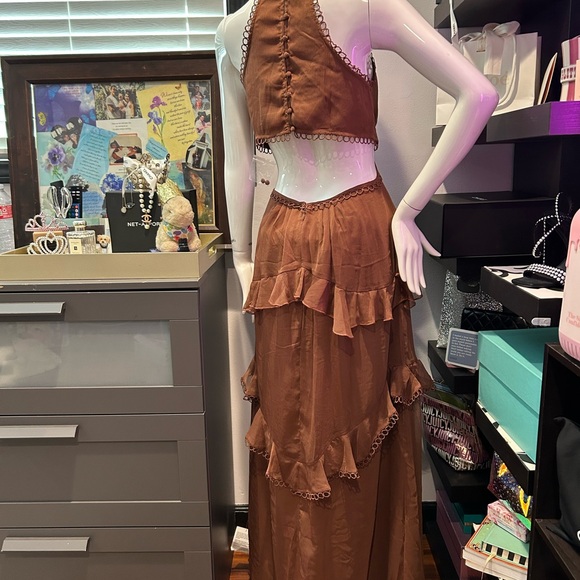 ASOS Brown Maxi Dress with Tiered Ruffles and Plunging Neckline - Picture 7 of 7